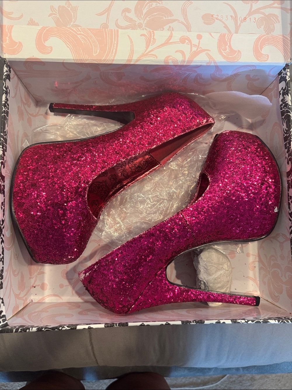 Bordello by Pleaser Pink Glitter Platform Pumps Size 8 w/ Original Box